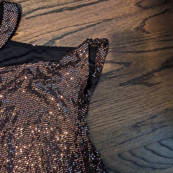 Express Sequin Choker Neck top - Picture 3 of 4